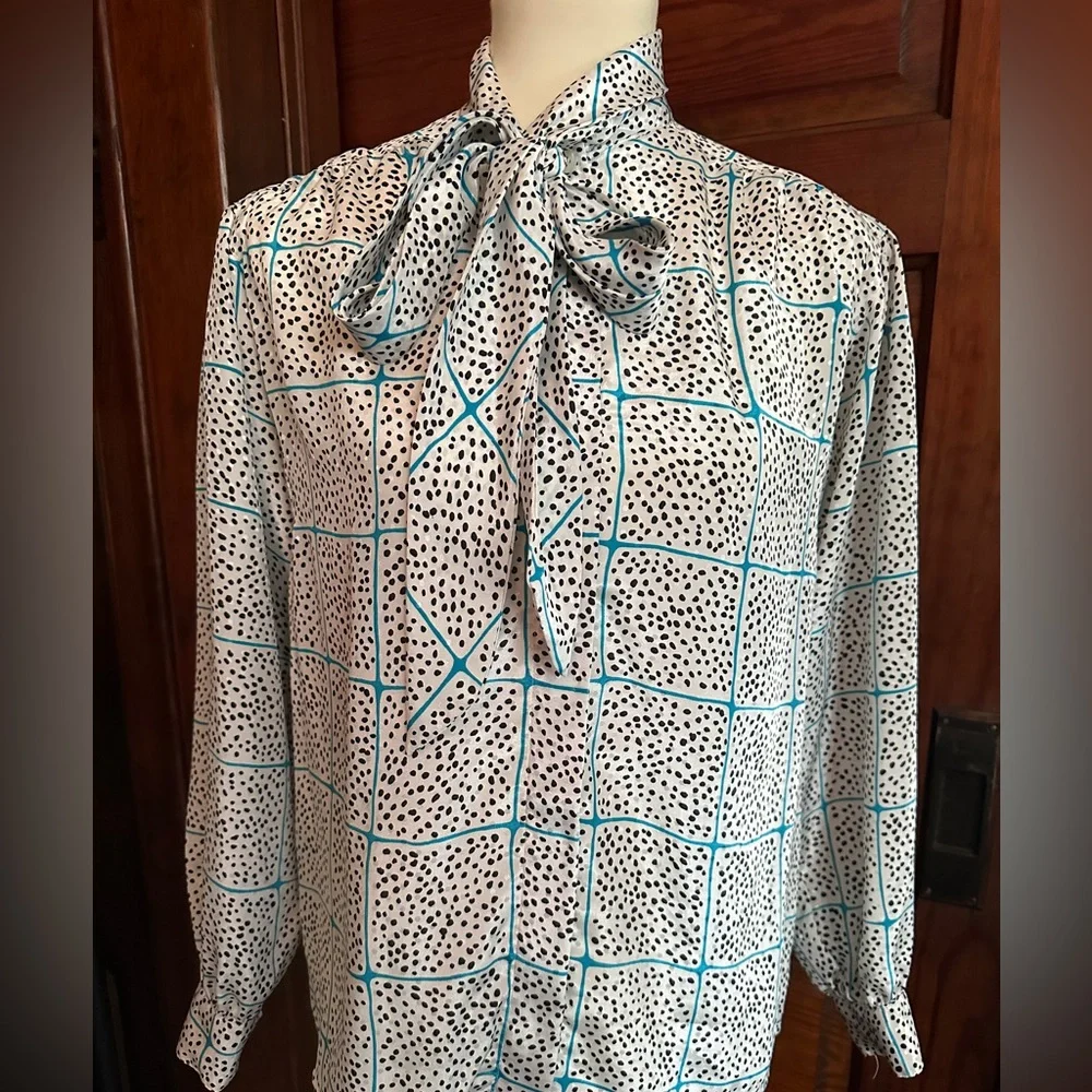 VINTAGE Alfred Dunner Pussybow Graphic Blouse Sz S/M - Picture 2 of 10